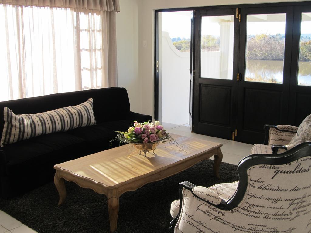 La Riviera Boutique Guesthouse & Spa Aliwal North Rom bilde