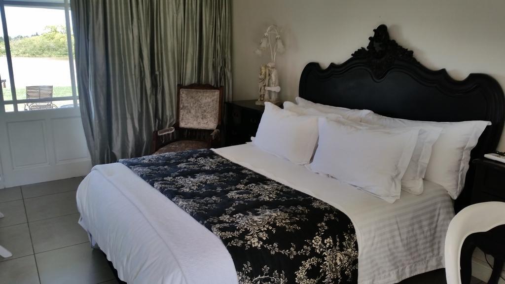 La Riviera Boutique Guesthouse & Spa Aliwal North Rom bilde