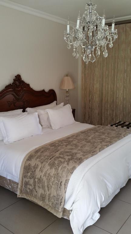 La Riviera Boutique Guesthouse & Spa Aliwal North Rom bilde