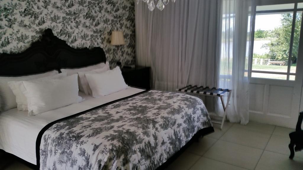 La Riviera Boutique Guesthouse & Spa Aliwal North Rom bilde